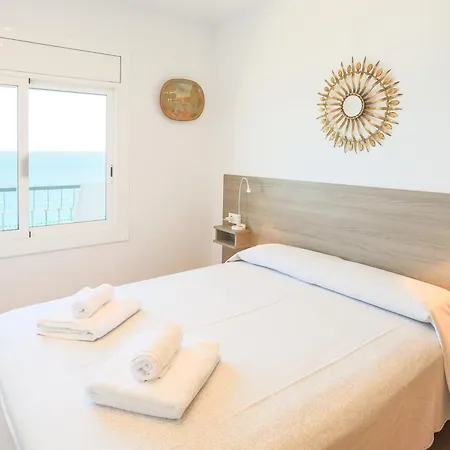 Pis Embaixador 1a Linea De Mar Апартаменты